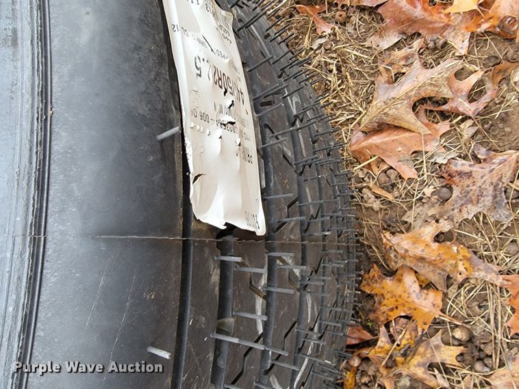 image for item KQ9184 (5) 445/50R22.5 tires