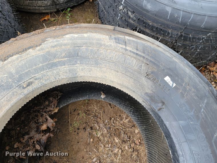 image for item KQ9184 (5) 445/50R22.5 tires