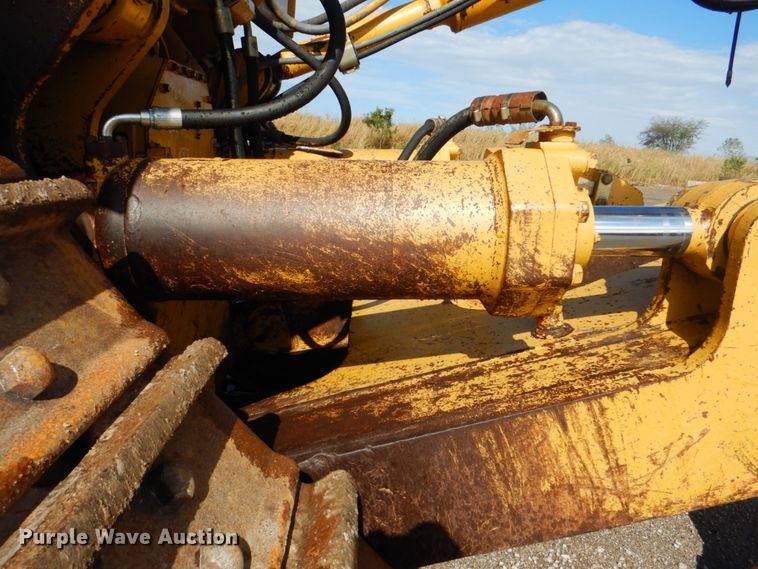 image for item DG1854 1999 Caterpillar D9R  dozer