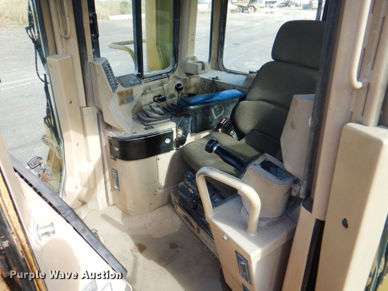 image for item DG1854 1999 Caterpillar D9R  dozer
