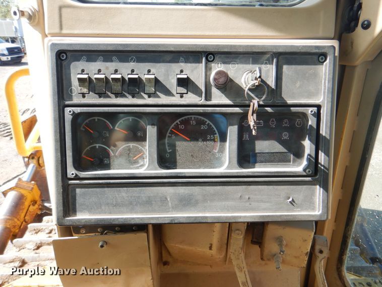 image for item DG1854 1999 Caterpillar D9R  dozer