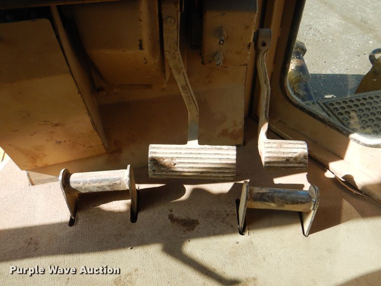 image for item DG1854 1999 Caterpillar D9R  dozer