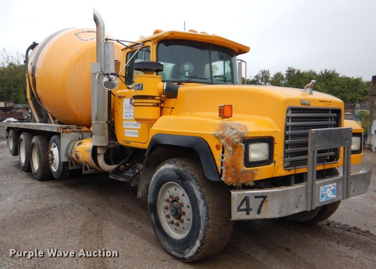 image for item DG1874 2000 Mack R690S  ready mix truck