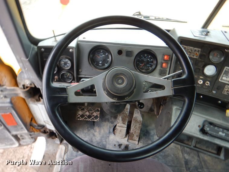 image for item DG1874 2000 Mack R690S  ready mix truck