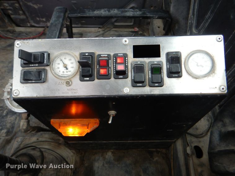 image for item DG1874 2000 Mack R690S  ready mix truck