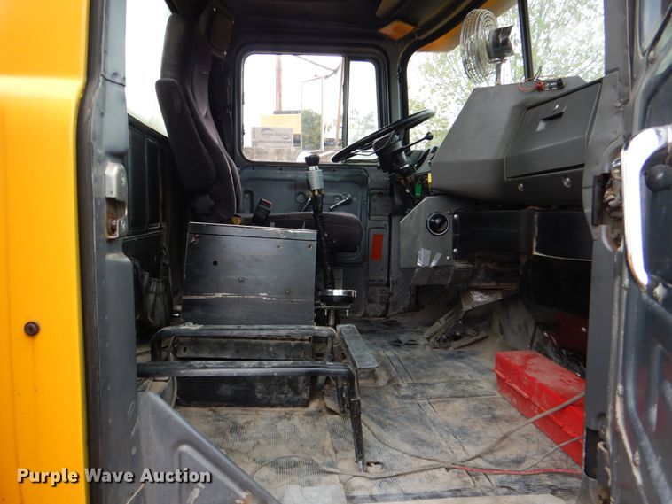 image for item DG1874 2000 Mack R690S  ready mix truck