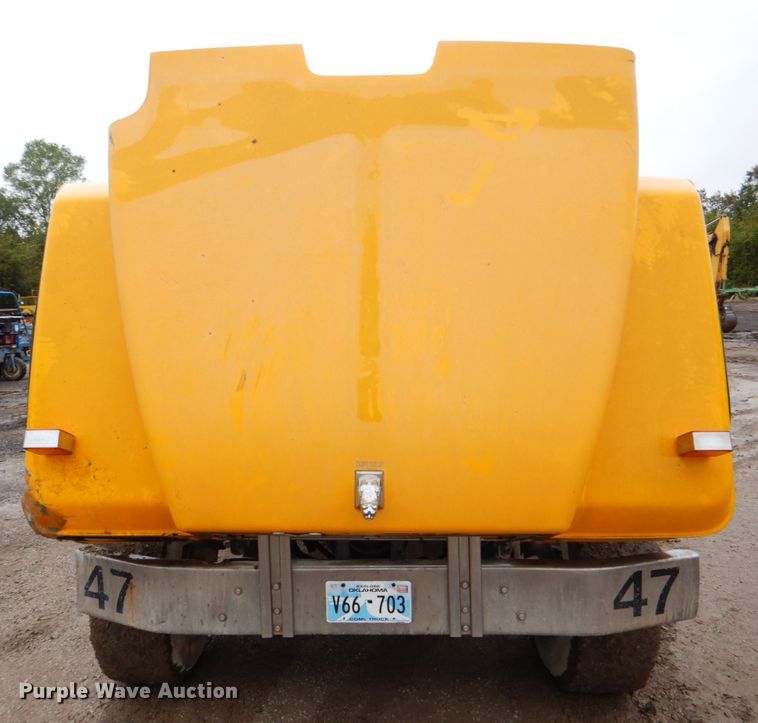 image for item DG1874 2000 Mack R690S  ready mix truck