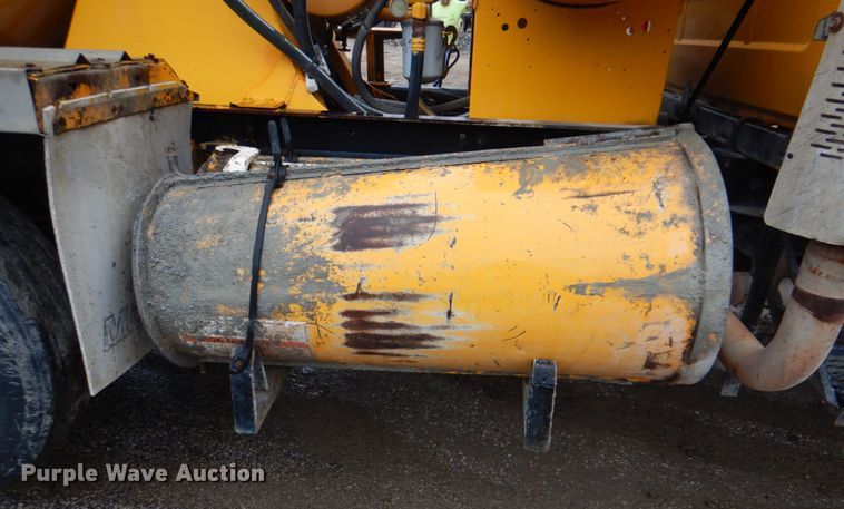 image for item DG1874 2000 Mack R690S  ready mix truck