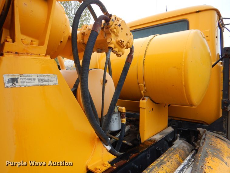 image for item DG1874 2000 Mack R690S  ready mix truck