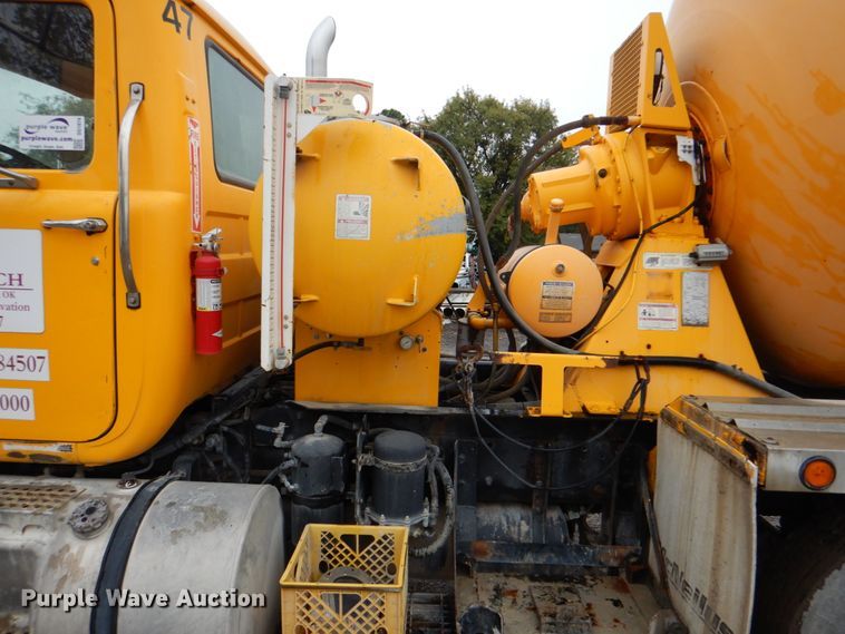 image for item DG1874 2000 Mack R690S  ready mix truck