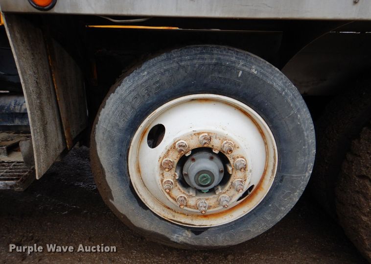 image for item DG1874 2000 Mack R690S  ready mix truck