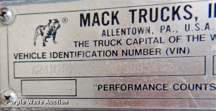 image for item DG1874 2000 Mack R690S  ready mix truck