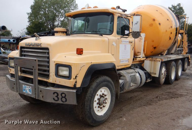 image for item DG1875 1998 Mack RD960S  ready mix truck