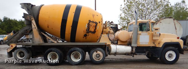 image for item DG1875 1998 Mack RD960S  ready mix truck