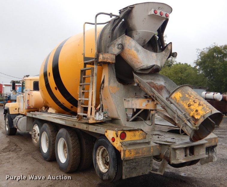 image for item DG1875 1998 Mack RD960S  ready mix truck