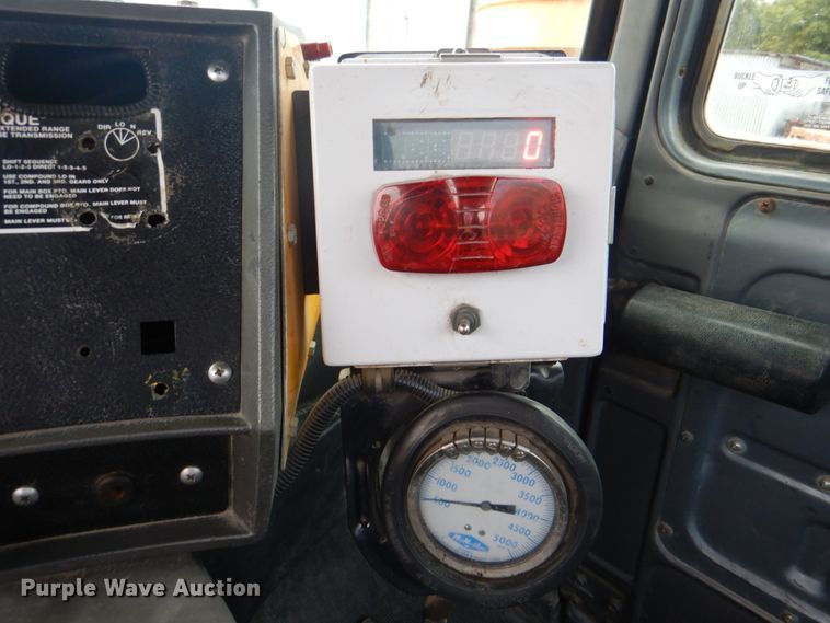 image for item DG1875 1998 Mack RD960S  ready mix truck