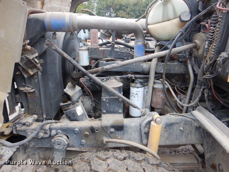 image for item DG1875 1998 Mack RD960S  ready mix truck