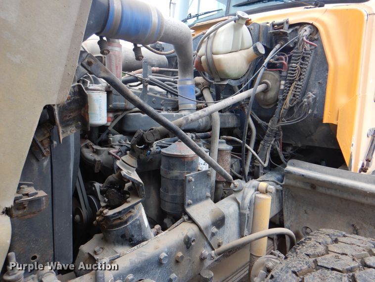 image for item DG1875 1998 Mack RD960S  ready mix truck