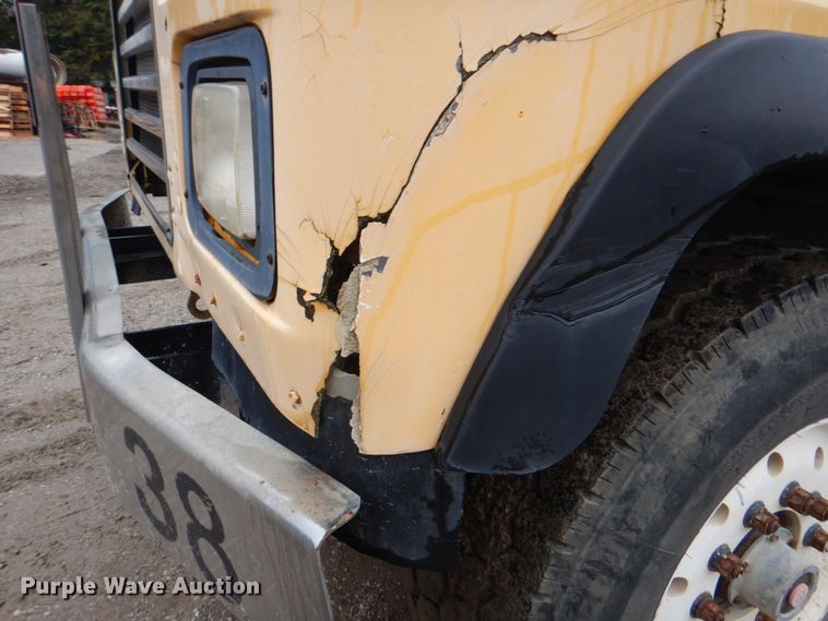 image for item DG1875 1998 Mack RD960S  ready mix truck