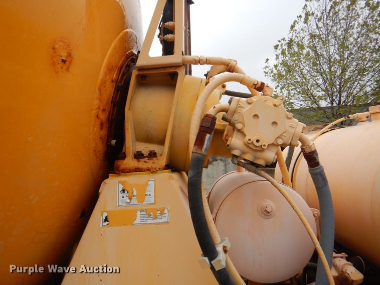 image for item DG1875 1998 Mack RD960S  ready mix truck