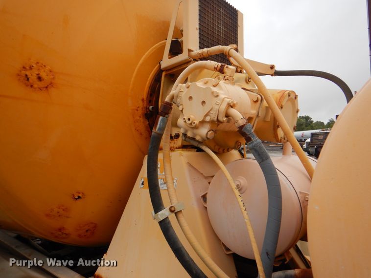 image for item DG1875 1998 Mack RD960S  ready mix truck