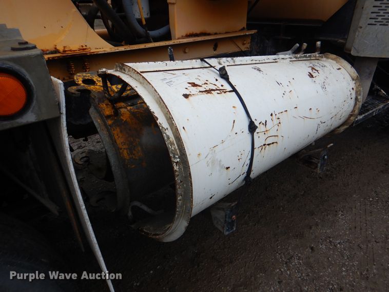 image for item DG1875 1998 Mack RD960S  ready mix truck