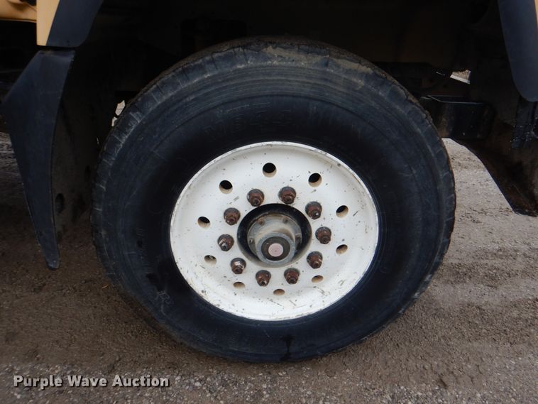 image for item DG1875 1998 Mack RD960S  ready mix truck