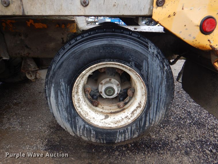 image for item DG1875 1998 Mack RD960S  ready mix truck