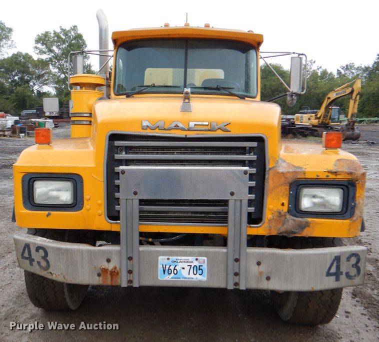 image for item DG1876 1999 Mack RD690S  ready mix truck