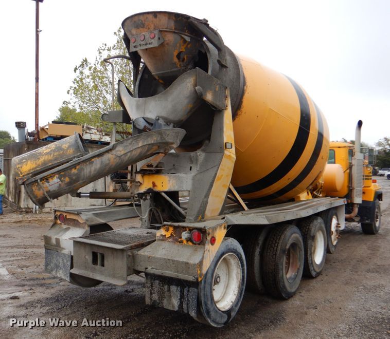 image for item DG1876 1999 Mack RD690S  ready mix truck