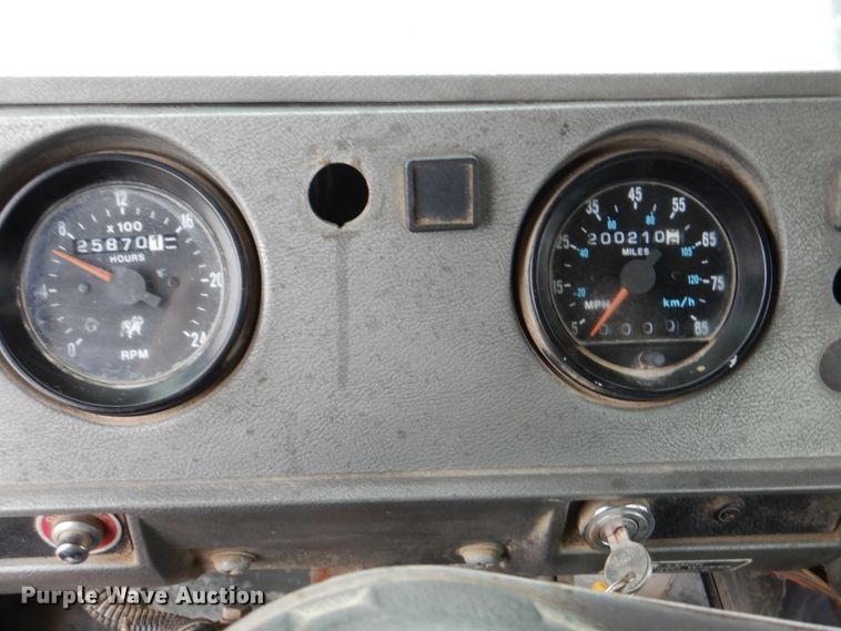 image for item DG1876 1999 Mack RD690S  ready mix truck