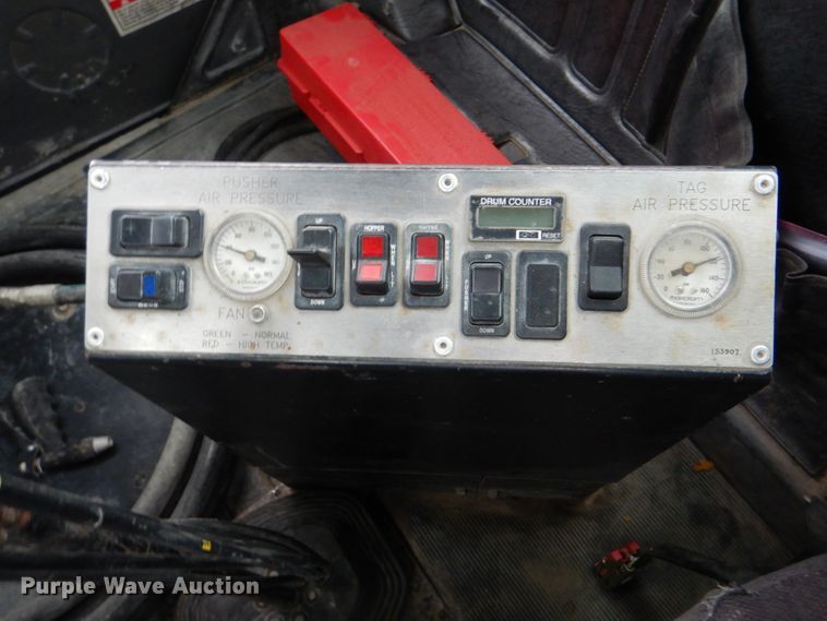 image for item DG1876 1999 Mack RD690S  ready mix truck