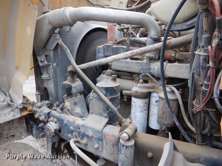 image for item DG1876 1999 Mack RD690S  ready mix truck