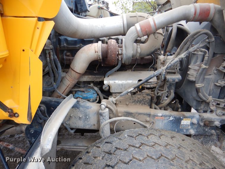 image for item DG1876 1999 Mack RD690S  ready mix truck