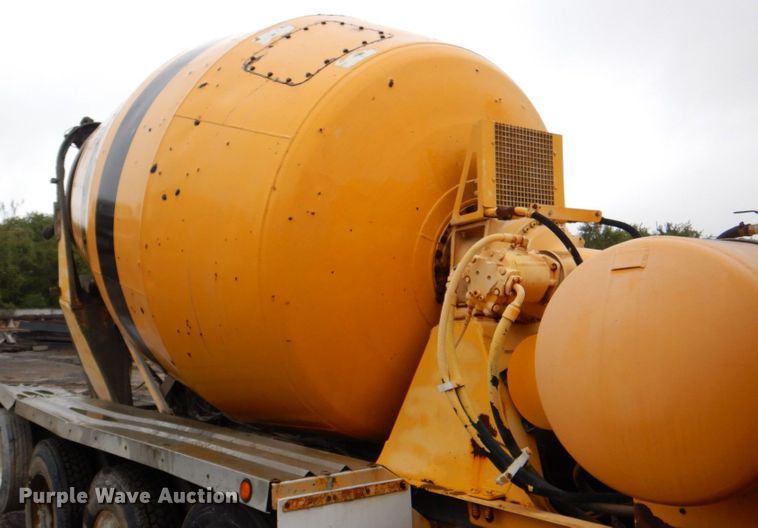 image for item DG1876 1999 Mack RD690S  ready mix truck