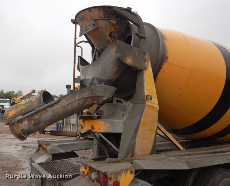 image for item DG1876 1999 Mack RD690S  ready mix truck