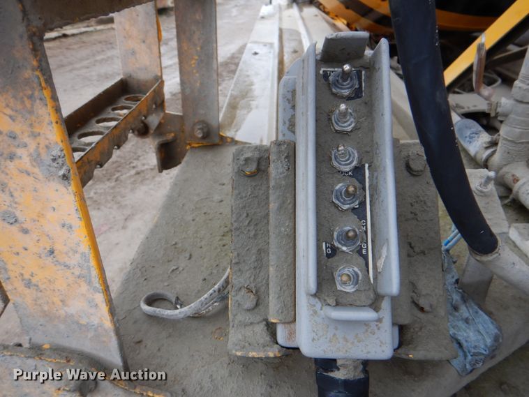 image for item DG1876 1999 Mack RD690S  ready mix truck