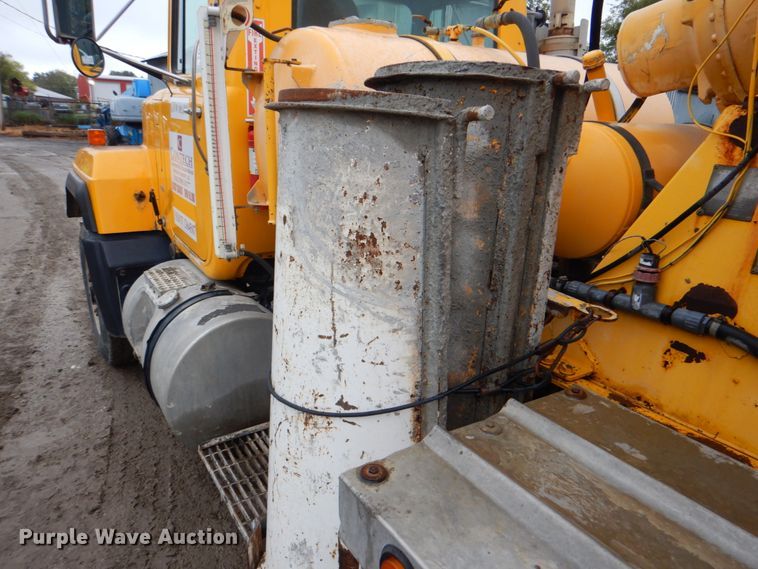 image for item DG1876 1999 Mack RD690S  ready mix truck