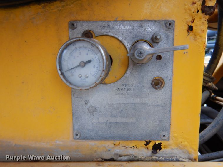 image for item DG1876 1999 Mack RD690S  ready mix truck