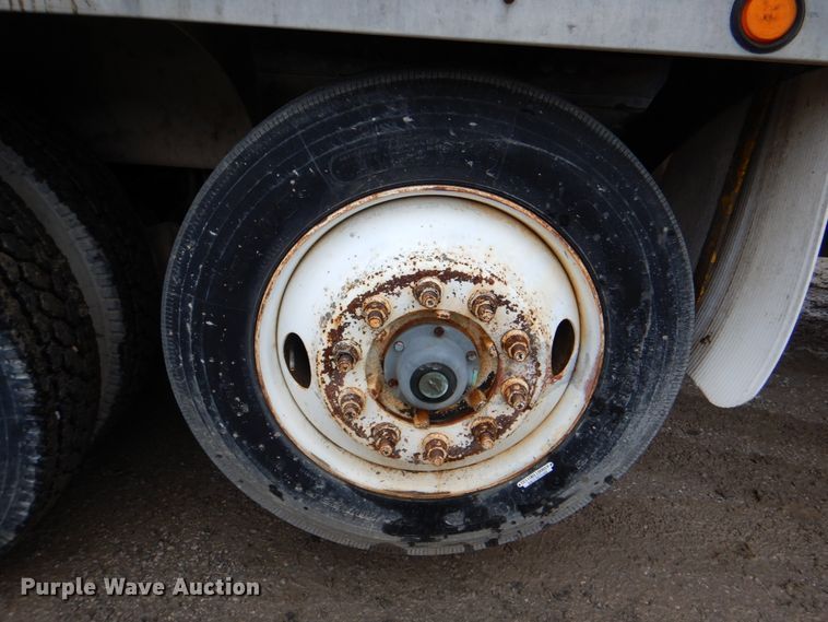 image for item DG1876 1999 Mack RD690S  ready mix truck