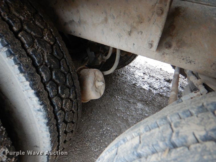 image for item DG1876 1999 Mack RD690S  ready mix truck