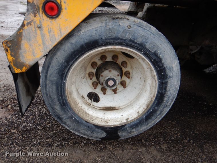 image for item DG1876 1999 Mack RD690S  ready mix truck