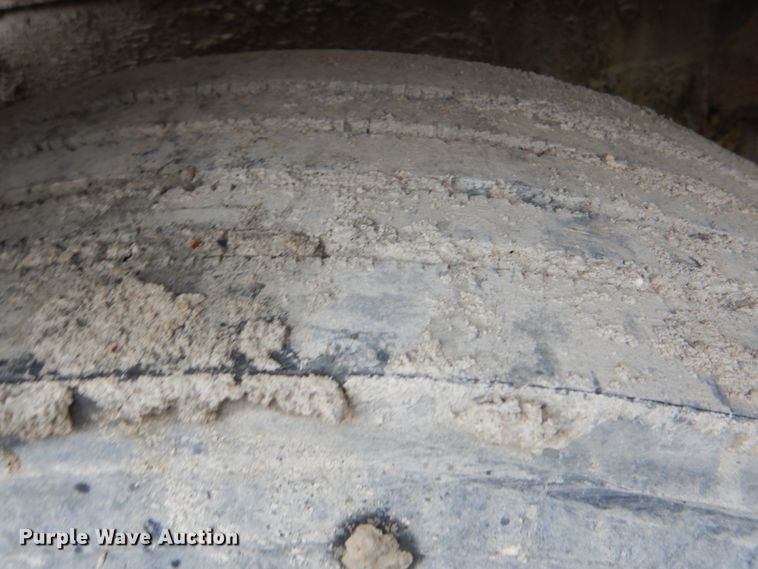 image for item DG1876 1999 Mack RD690S  ready mix truck