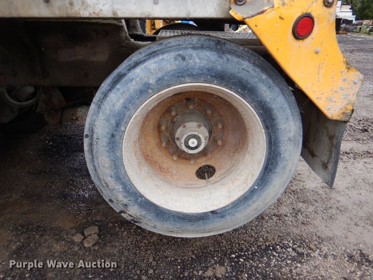 image for item DG1876 1999 Mack RD690S  ready mix truck