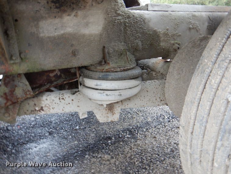 image for item DG1876 1999 Mack RD690S  ready mix truck