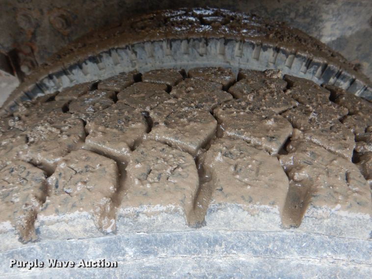 image for item DG1876 1999 Mack RD690S  ready mix truck