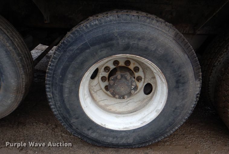 image for item DG1876 1999 Mack RD690S  ready mix truck