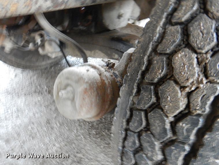 image for item DG1876 1999 Mack RD690S  ready mix truck