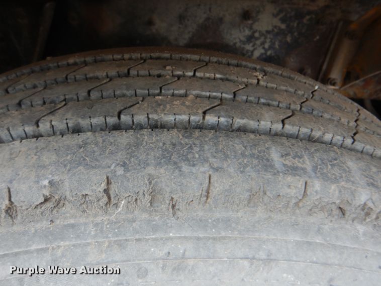 image for item DG1876 1999 Mack RD690S  ready mix truck