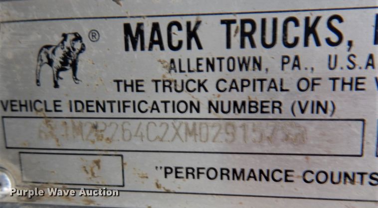 image for item DG1876 1999 Mack RD690S  ready mix truck